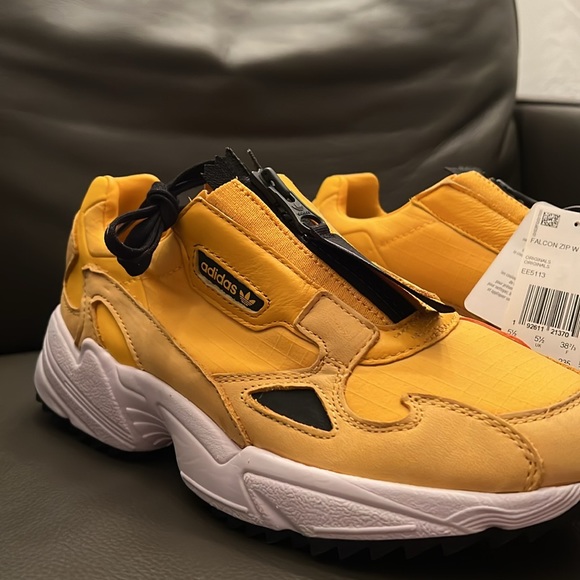 Adidas - Picture 2 of 5